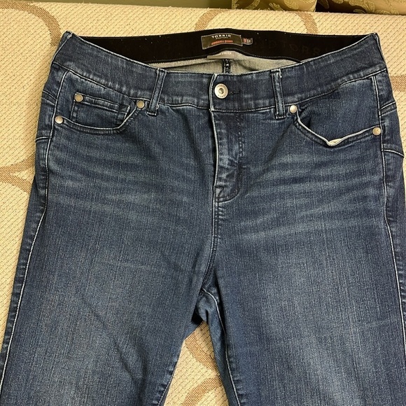 Torrid Bombshell Skinny Premium Stretch Women's Blue Jeans - Picture 17 of 17